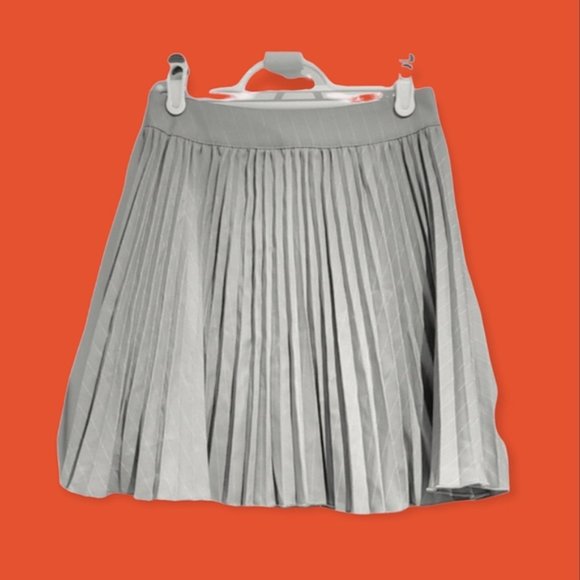 NWOT•High Waist Pleated Skirt• Heather Grey• Size S - Picture 7 of 10